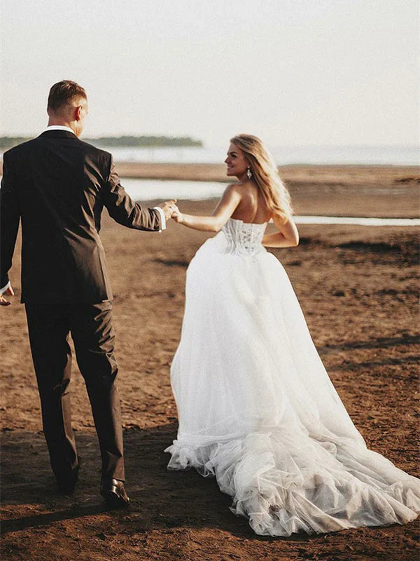 Sweetheart Tulle Wedding Dresses A-line Bridal Gowns With Appliques Beautiful Wholesale