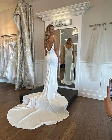 Aimishang Dress Wholesale Elegant V-Neck Mermaid Wedding Dresses for Bride Spaghetti Straps Simple Satin Beach Bridal Gown with Train