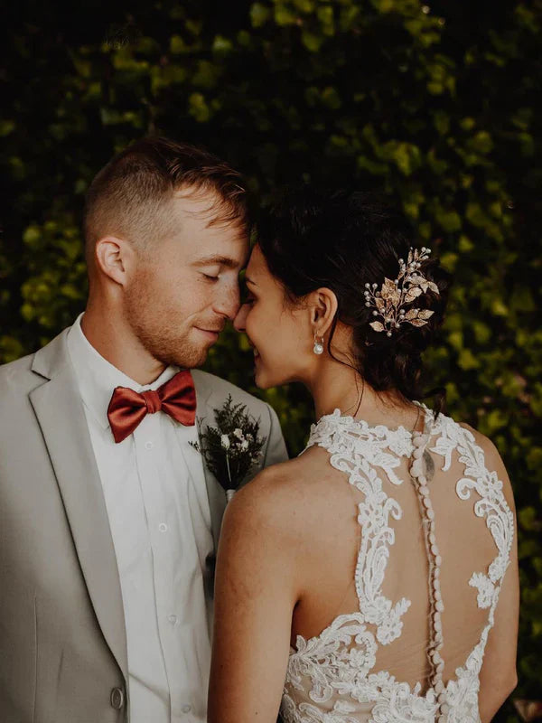 Refined High Neck Illusion Lace Wedding Dresses Sleeveless Charming Bridal Gown Wholesale