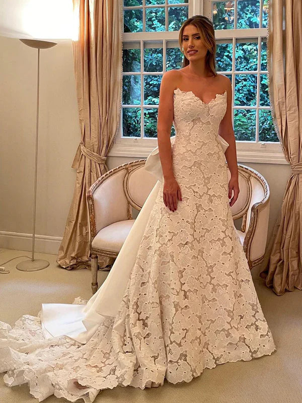 Floral Lace Strapless A Line Wedding Dress with Satin Bowtie Boho Wedding Gown Off Shoulder Elegant