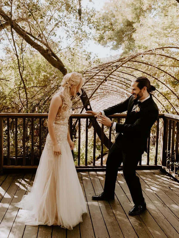 Elegant Spaghetti Straps Neckline Sheath Wedding Dresses With Appliques Beautiful Wholesale