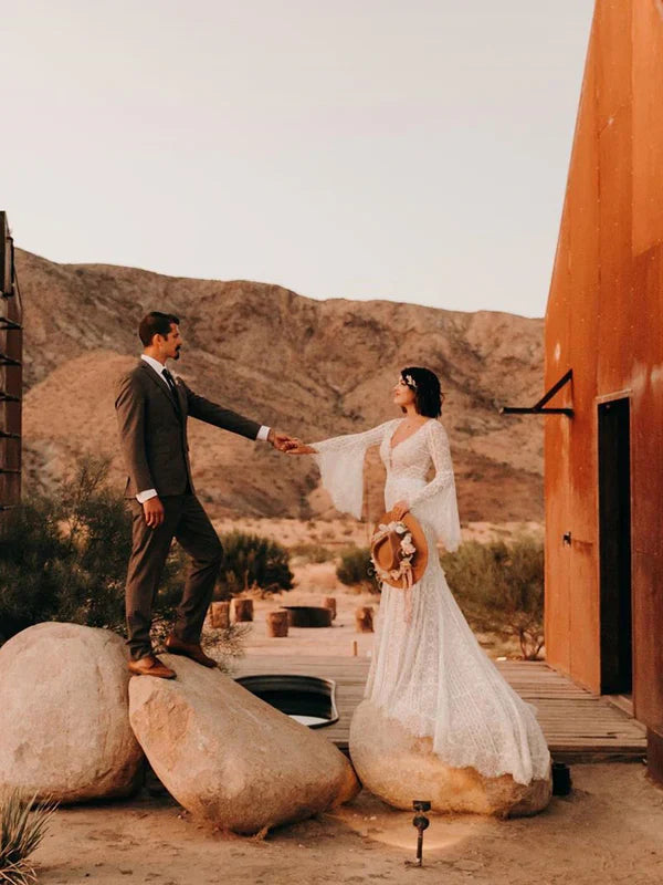 Wonderful Longsleeves Illusion V-neck Lace Wedding Dresses A-Line Backless Bridal Gowns Charming