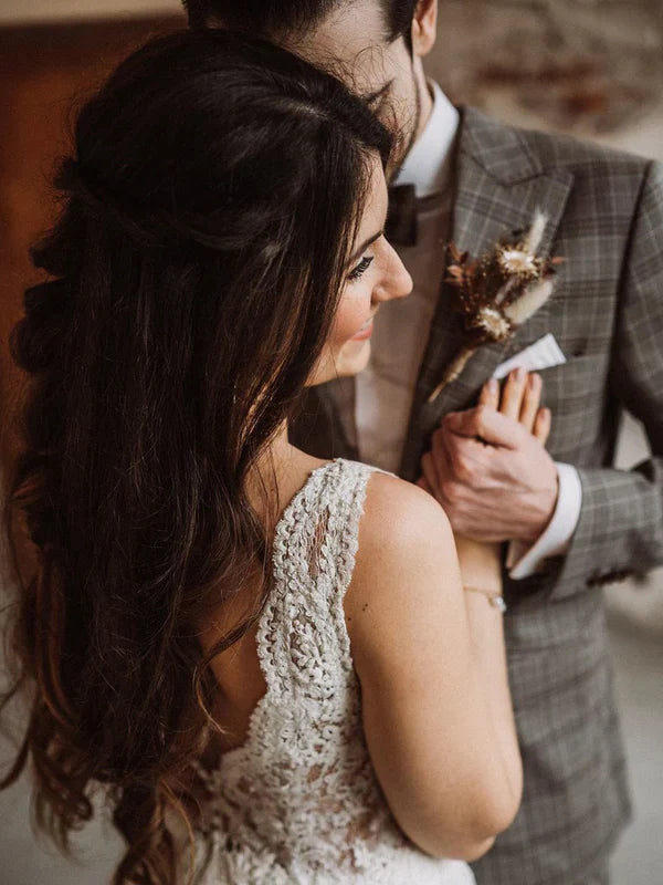 Simple Backless Tulle Wedding Dresses A-line Appliqued Bridal Gowns Charming