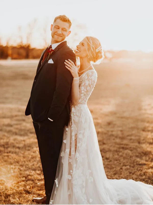 Marvelous A-Line Lace V-Neck Longsleeves Wedding Dresses Appliqued Tulle Bridal Gowns Elegant