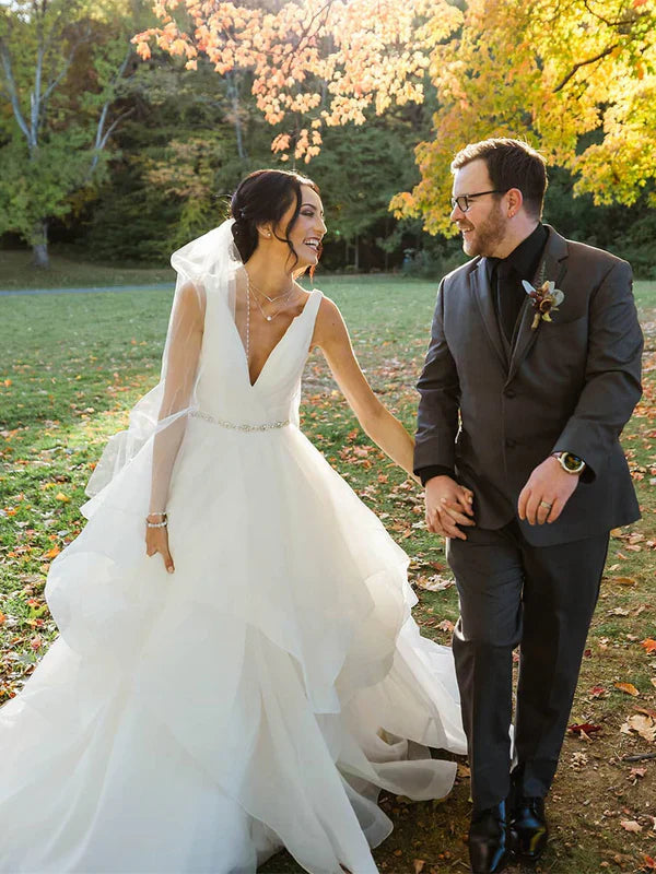 Fashion V-neck A-line Wedding Dresses Tulle Bridal Gowns With Beads Floor Length Elegant