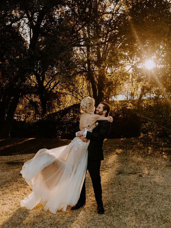 Elegant Spaghetti Straps Neckline Sheath Wedding Dresses With Appliques Beautiful Wholesale