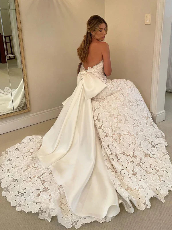 Floral Lace Strapless A Line Wedding Dress with Satin Bowtie Boho Wedding Gown Off Shoulder Elegant