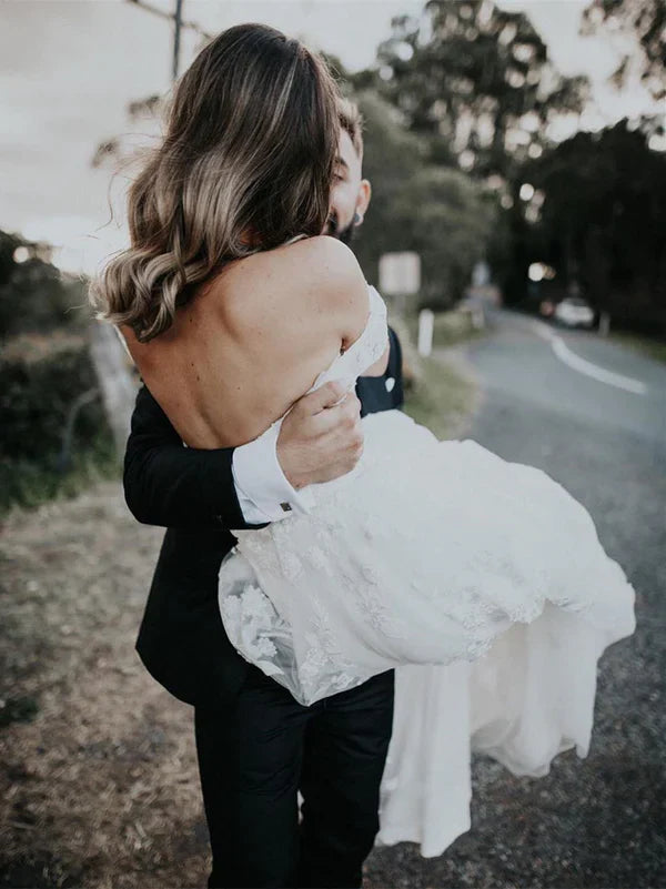 Delicate Appliqued Tulle Wedding Dresses A-line Long Bridal Gowns Off Shoulder Charming