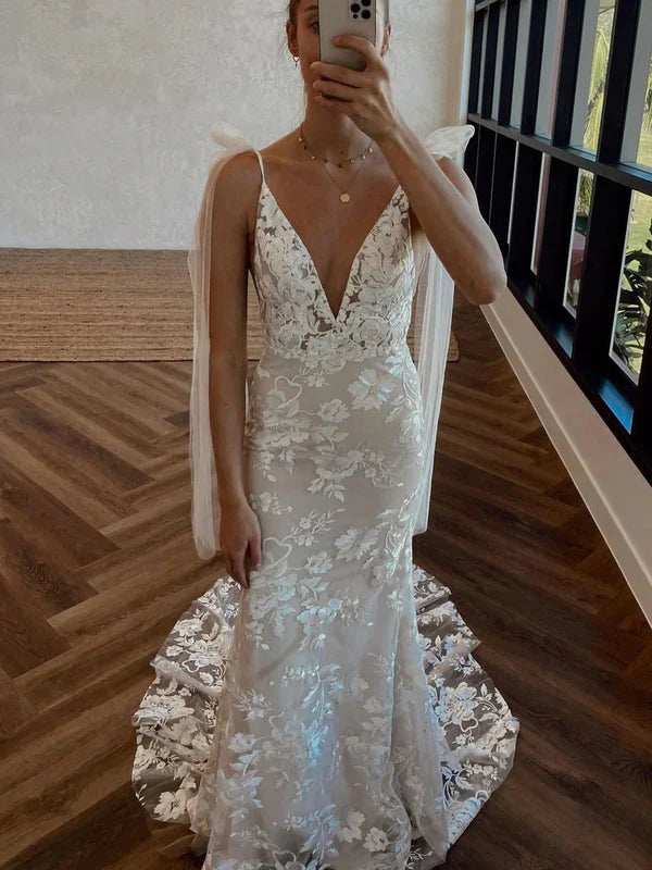 Delicate Lace Spaghetti Straps Mermaid Sweep Train Wedding Dresses V-neck Sexy