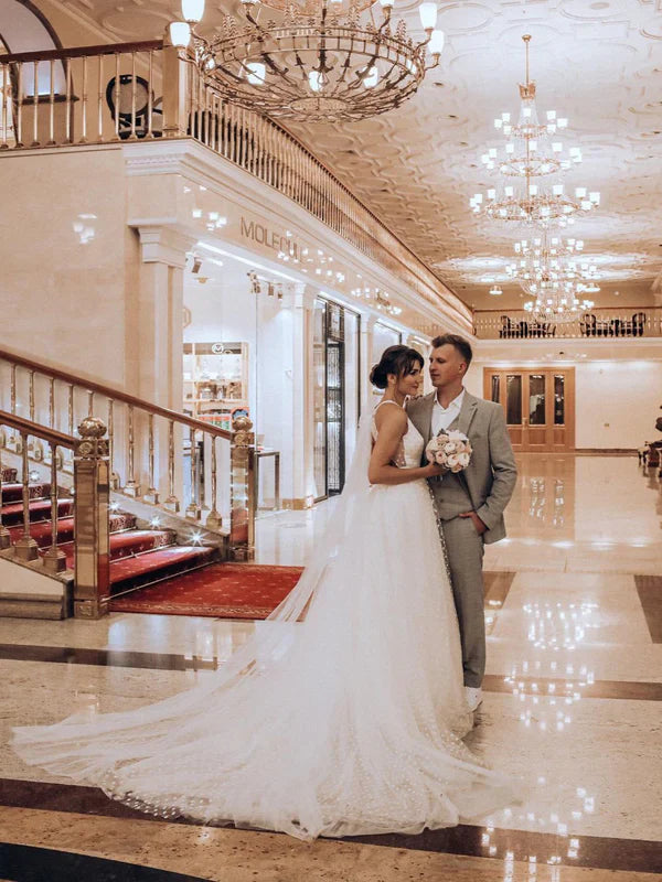 Marvelous V-neck A-line Polka Dot Lace Wedding Dresse Tulle Bridal Gowns Sexy