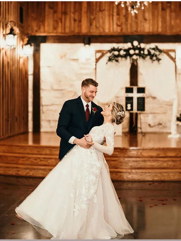 Marvelous A-Line Lace V-Neck Longsleeves Wedding Dresses Appliqued Tulle Bridal Gowns Elegant