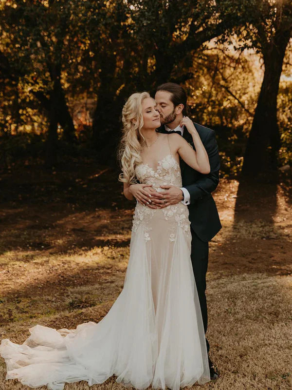 Elegant Spaghetti Straps Neckline Sheath Wedding Dresses With Appliques Beautiful Wholesale