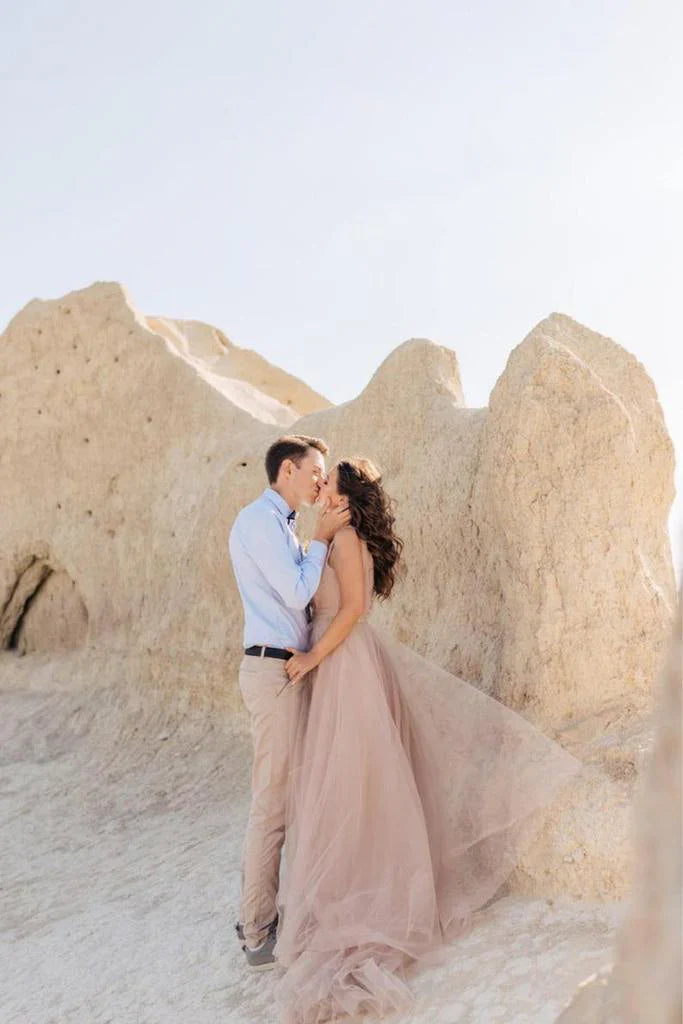 Simple V-neck Tulle Open Back Bridal Gown Beach Wedding Dresses Wholesale