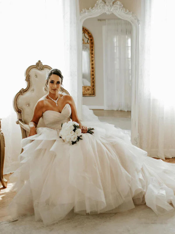 Charming Tulle A-line Chapel Train Wedding Dresses Off Shoulder Floor Length Elegant Wholesale