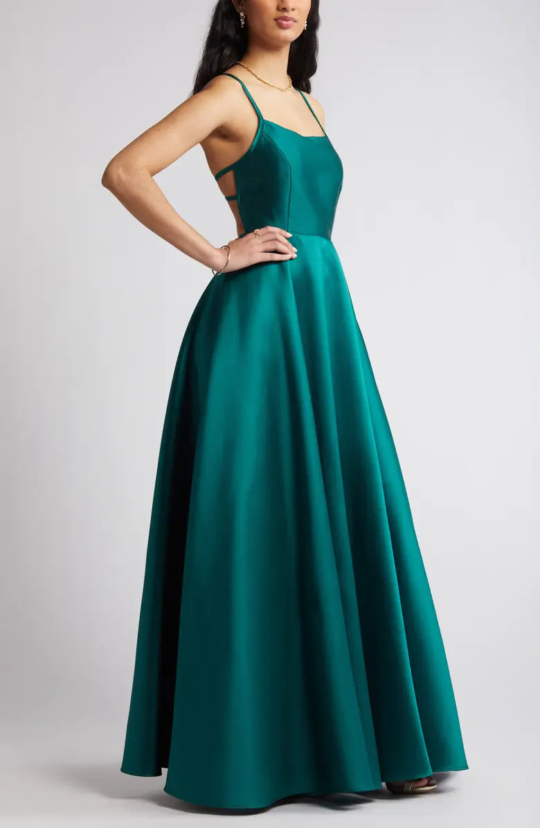 Noble and minimalist satin thin shoulder strap A-shaped and ground length backless evening dress