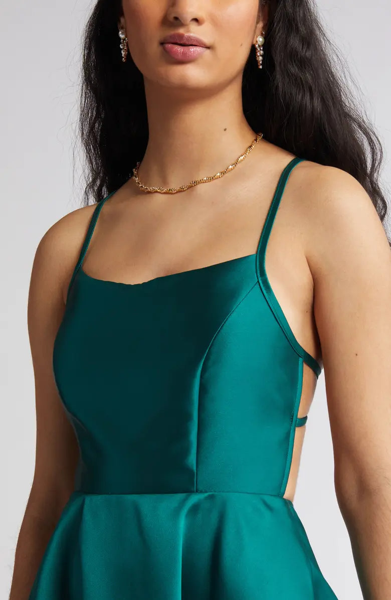Noble and minimalist satin thin shoulder strap A-shaped and ground length backless evening dress