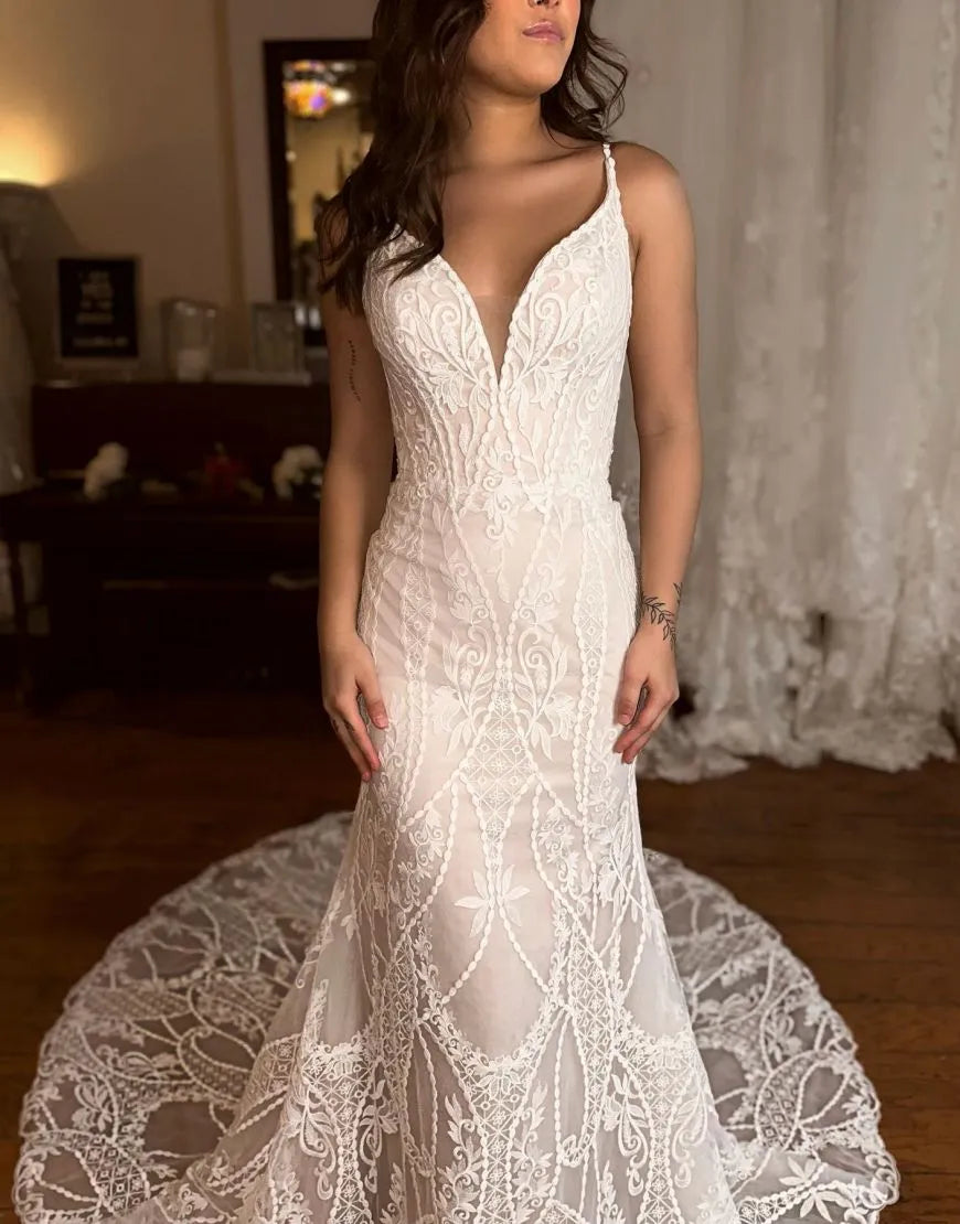 Aimishang Wedding Dress Mermaid V-Neck Court Train Lace Spaghetti Straps