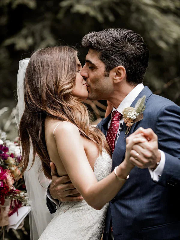 Spaghetti Straps Lace Wedding Dresses Mermaid Bridal Gowns Floor Length Charming