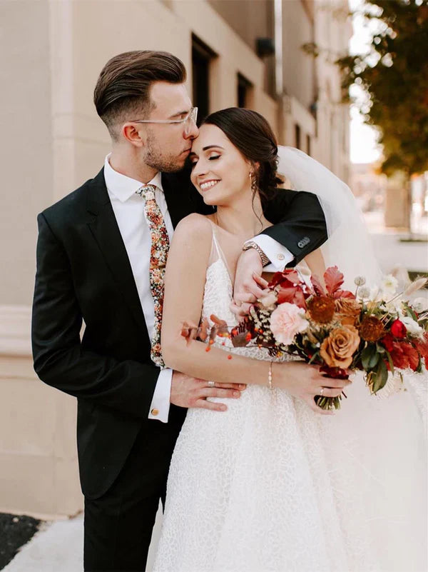 Eye-catching Lace Wedding Dresses A-line Long Bridal Gowns V-neck Floor Length