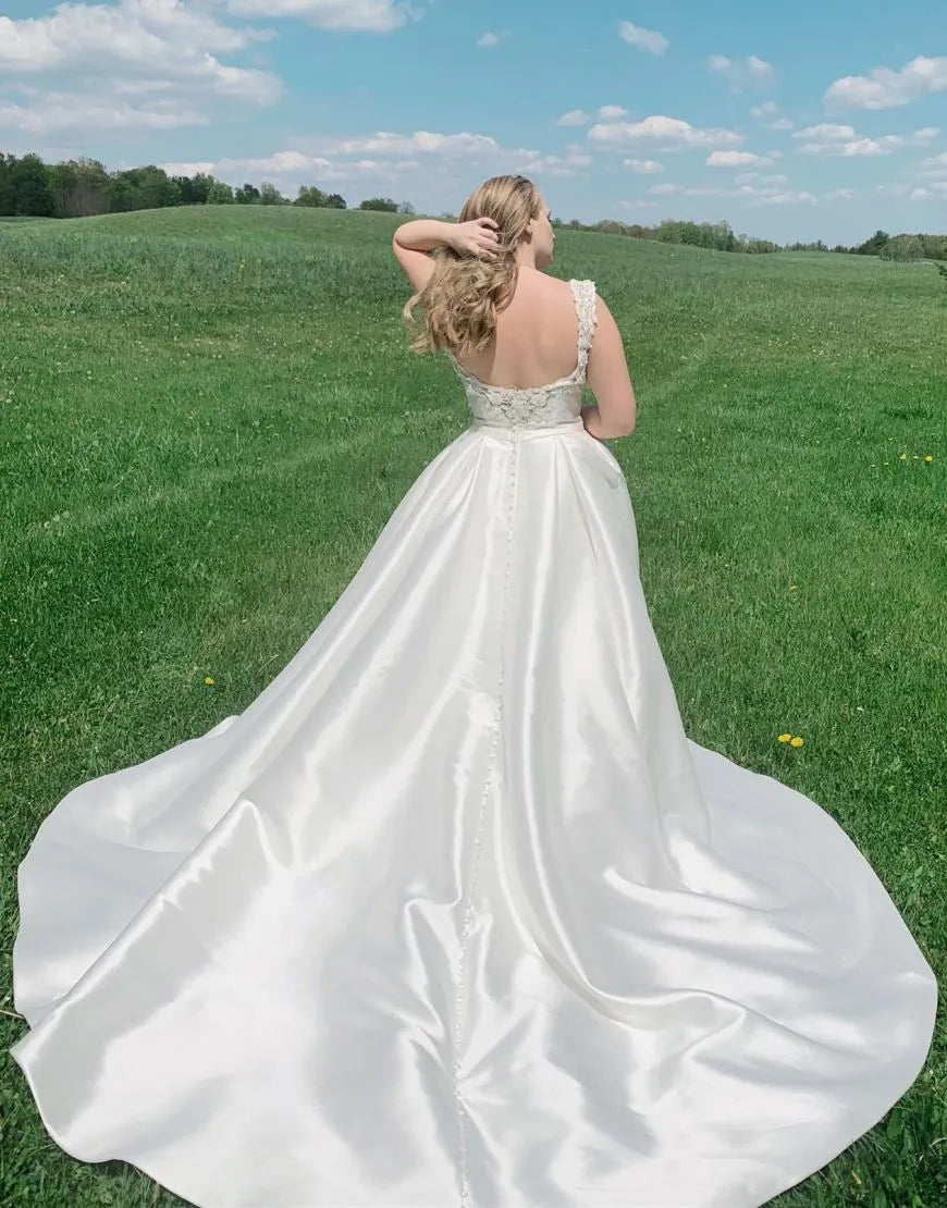 Aimishang Wedding Dress A-line Scoop Neck Court Train Satin