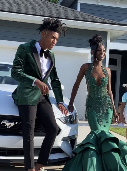 Stunning Mermaid Party Wear Gown Green Prom Dresses