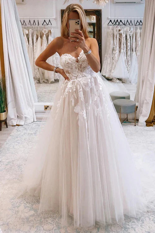 Aimishang Elegant Ivory Long Tulle A-Line Wedding Dress with Lace