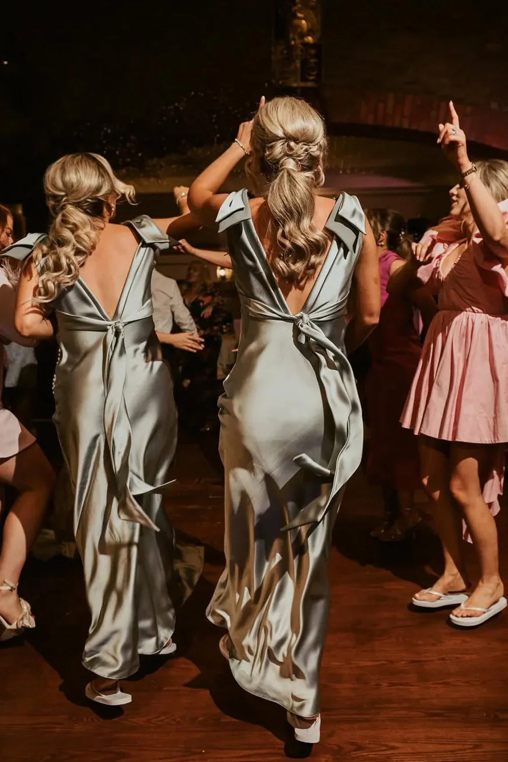 Wedding Dress For Guest/Fashion Sheath V Neck Sage Green Silk Satin Bridesmaid Dress with Bow/Formal Wear Dresses