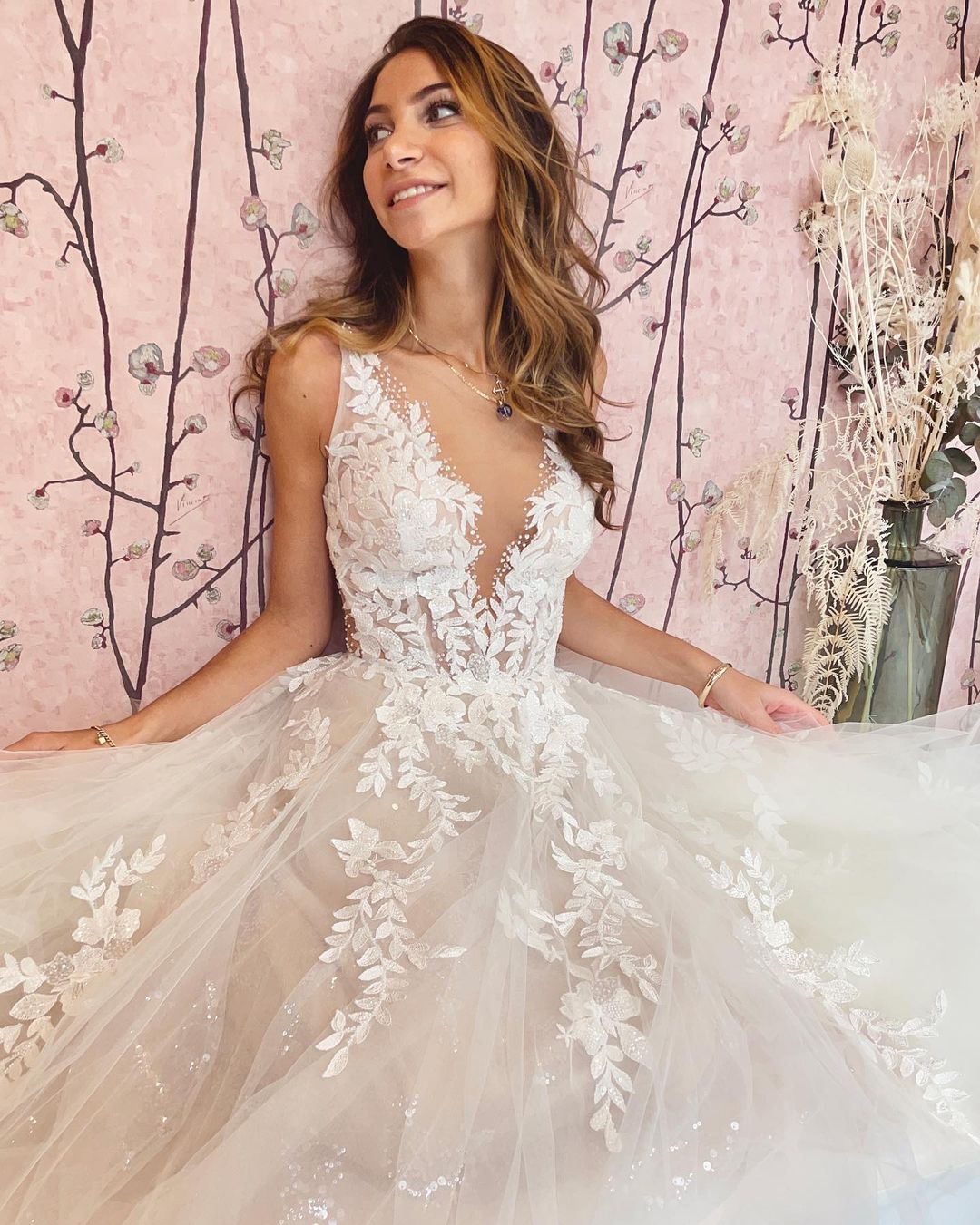 A-Line Deep V-neck Backless Wedding Dress with Appliques Lace Tulle