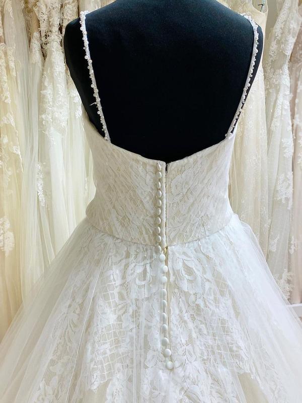 Ball Gown Tulle Lace Spaghetti Straps Appliqued Wedding Dresses