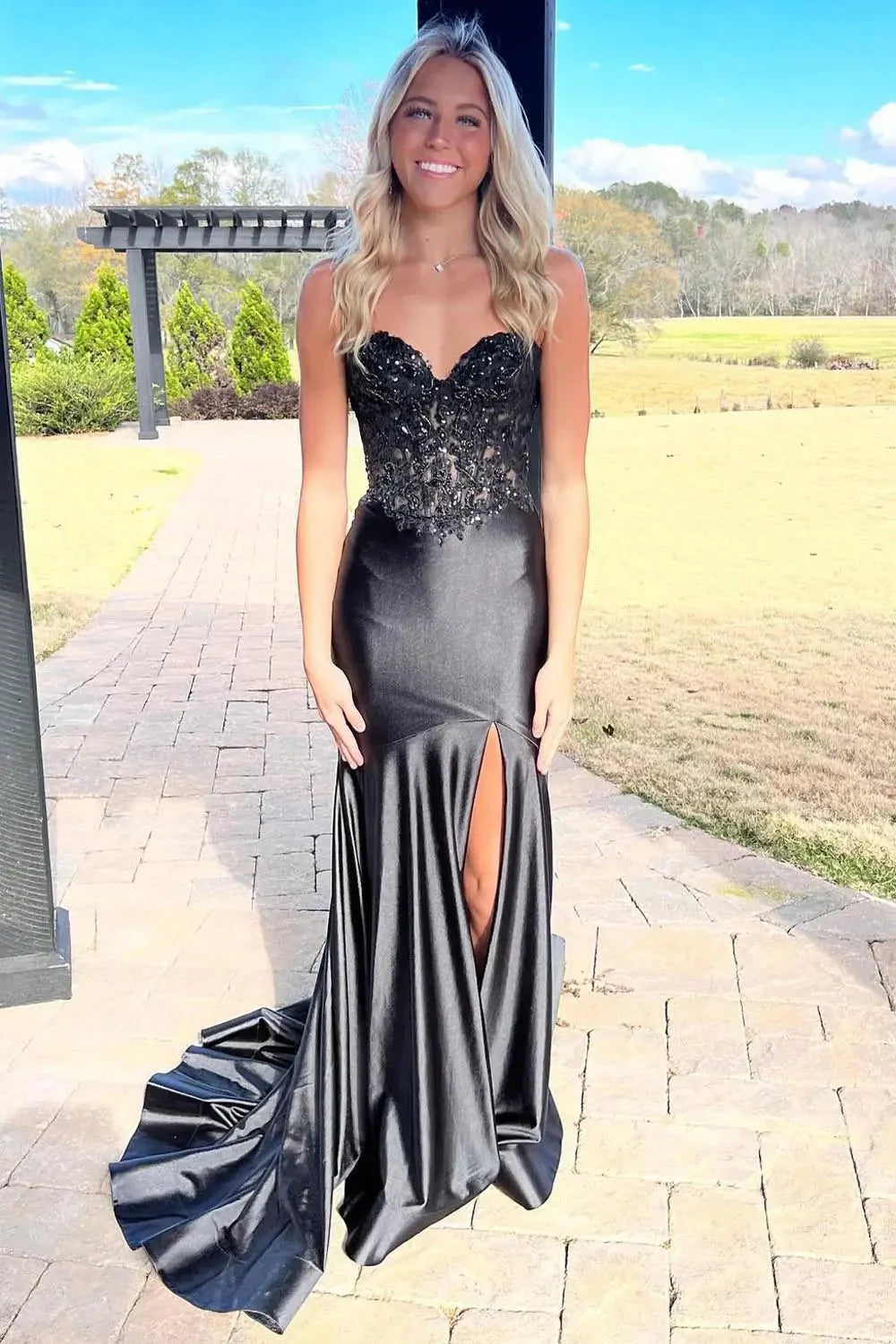 Black Strapless Satin Mermaid Prom Dresses 2025 with Slit, Sweetheart Neck & Lace Bodice – FD5062