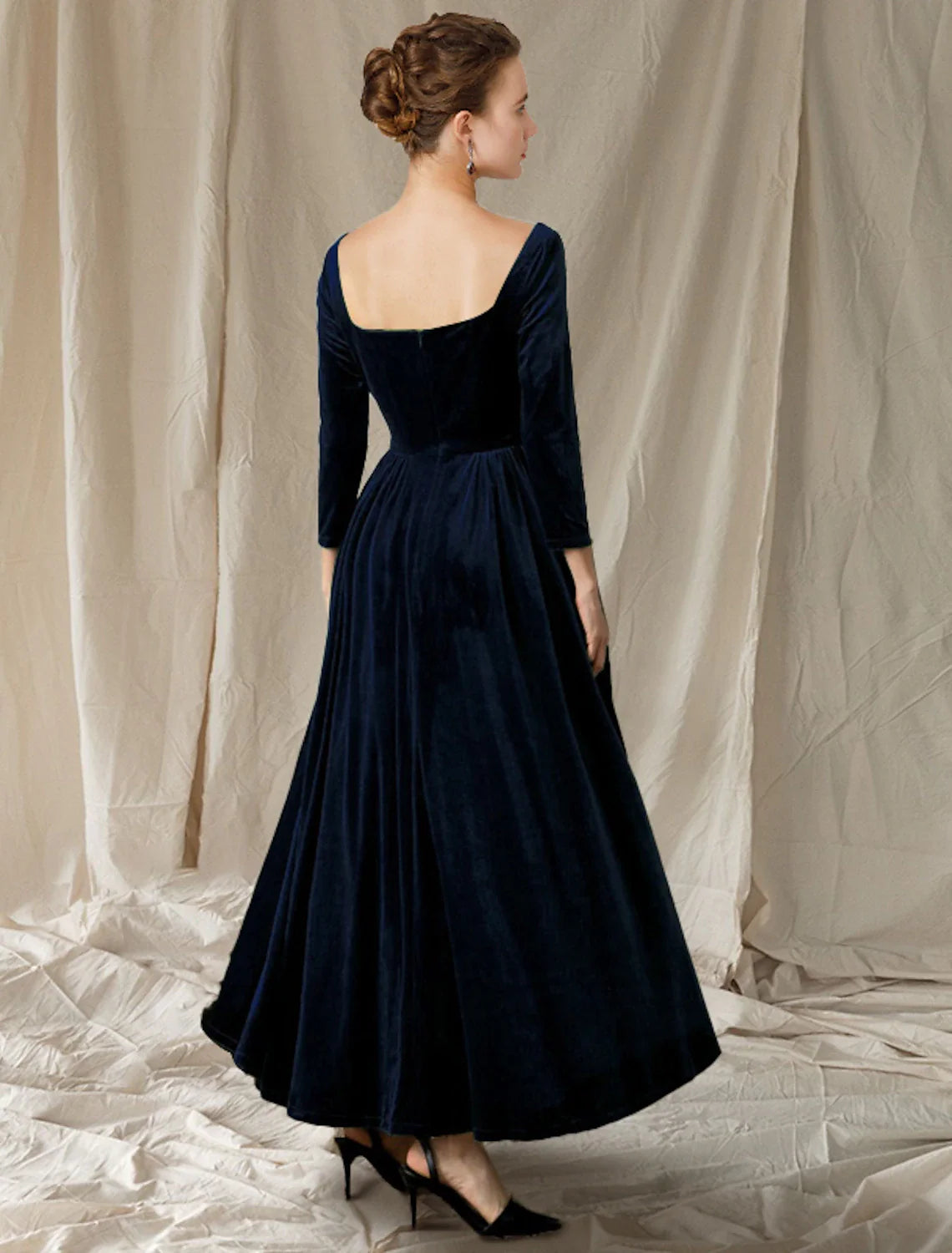 Aimishang  A-Line Mother of the Bride Dress Wedding Guest Elegant V Neck Ankle Length Velvet Long Sleeve with Pleats