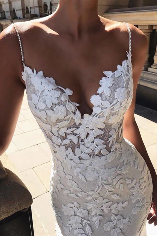 Charming Lace Appliques Mermaid Wedding Dress with Spaghetti-Straps Open Back