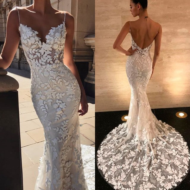 Charming Lace Appliques Mermaid Wedding Dress with Spaghetti-Straps Open Back