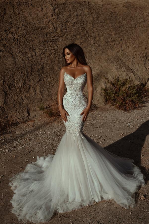 Chic Sweetheart Backless Long Meramid Wedding Dress with Lace Appliques