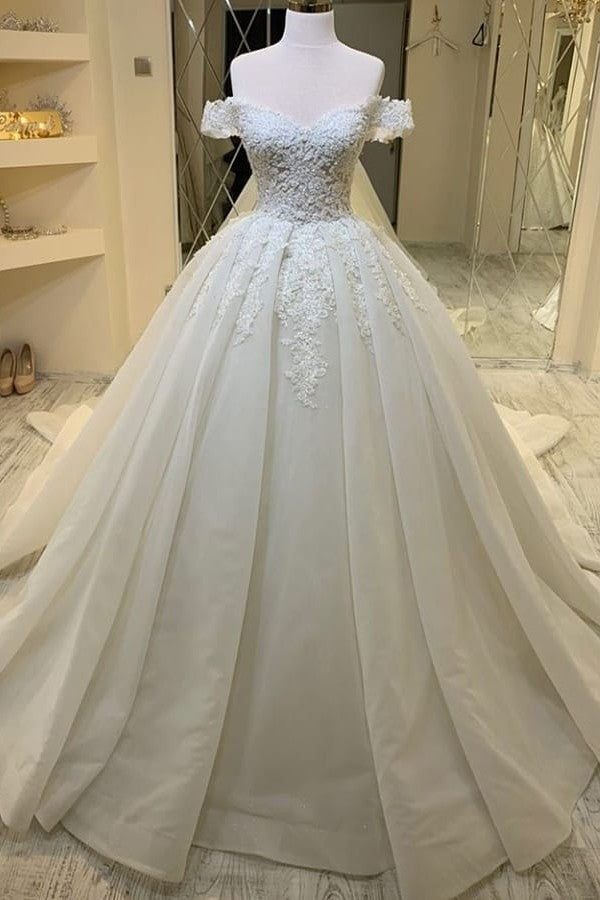 Chic Sweetheart Off-the-Shoulder Ruffles Wedding Dress With Lace Appliques