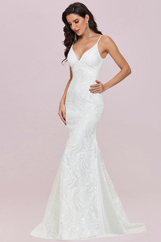 Chic V-neck Mermaid Wedding Dress With Lace Appliques