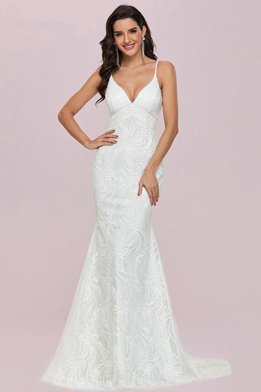 Chic V-neck Mermaid Wedding Dress With Lace Appliques