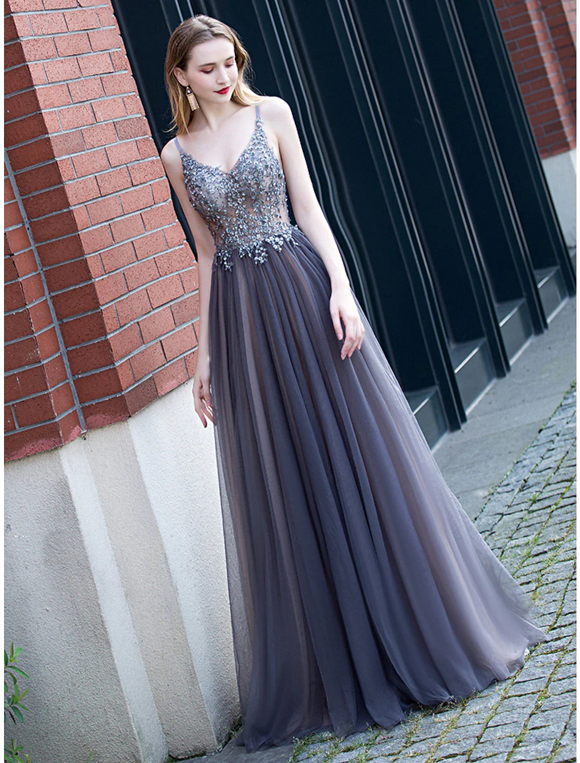 Aimishang A-Line Minimalist Elegant Party Wear Prom Dress V Neck Sleeveless Floor Length Tulle with Pleats Appliques