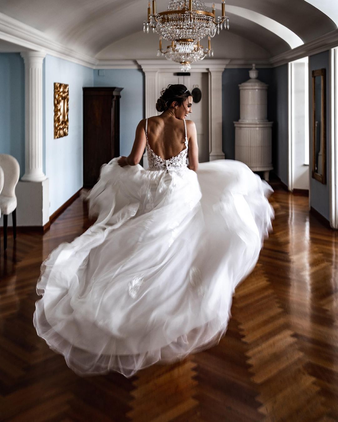 Elegant A-line Spaghetti Strap Wedding Dress with Lace Tulle