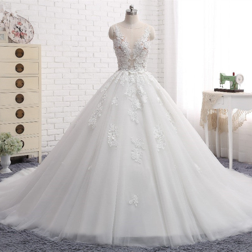 Elegant Lace Applique Sleeveless Long Wedding Dress