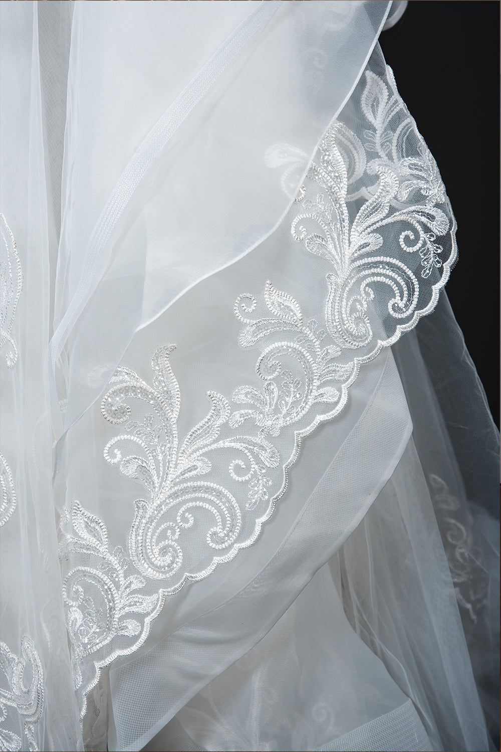 Elegant Long Sleeve Ball Gown Wedding Dress with Lace Appliques