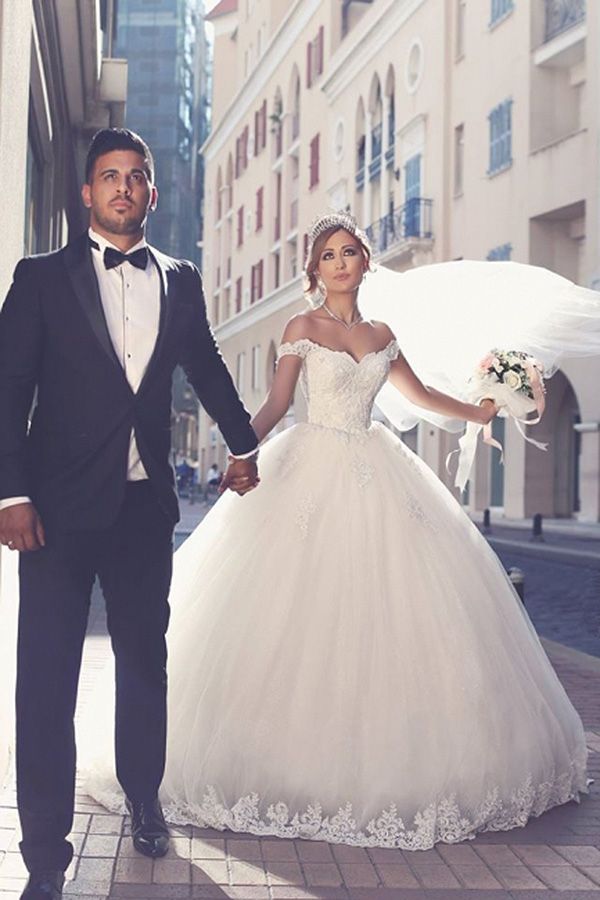 Fabulous White Sweetheart Wedding Dress with Lace