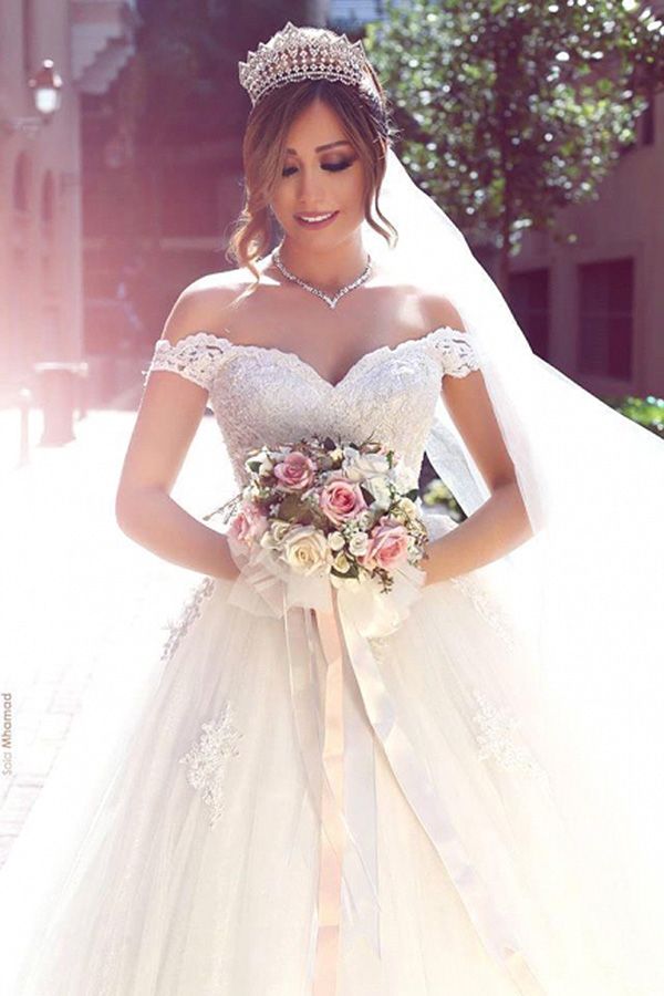 Fabulous White Sweetheart Wedding Dress with Lace