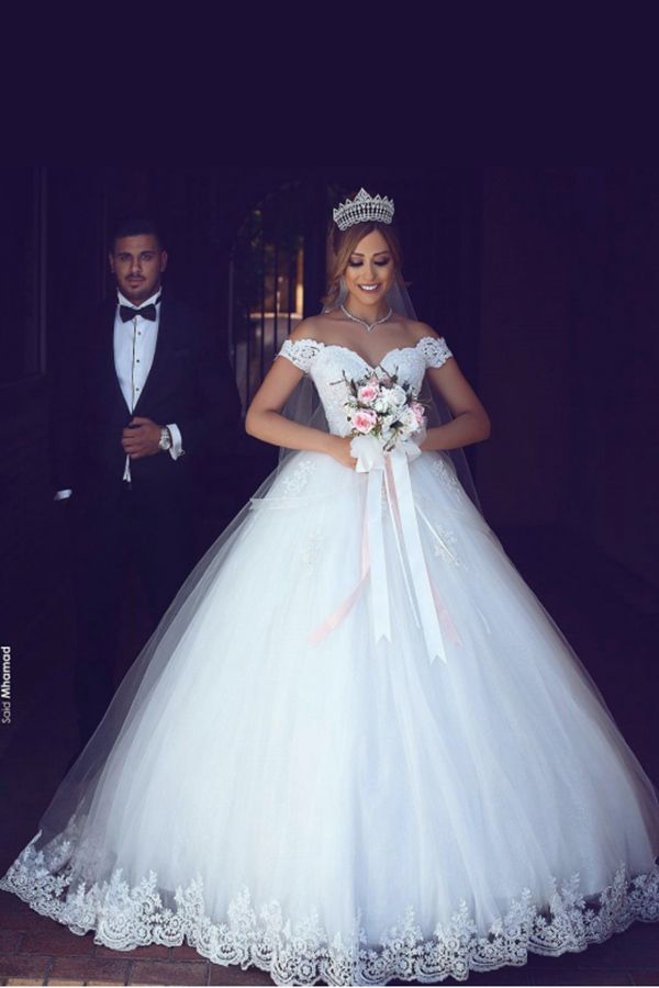 Fabulous White Sweetheart Wedding Dress with Lace