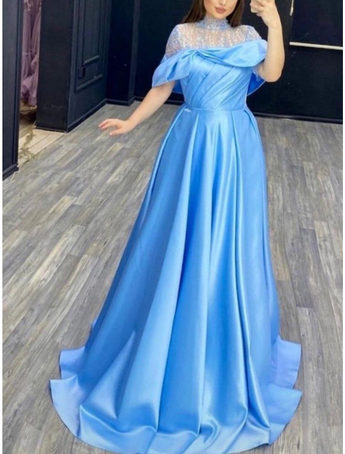 A-Line Evening Gown Elegant Dress Formal Sweep / Brush Train Short Sleeve High Neck Satin with Pleats Crystals