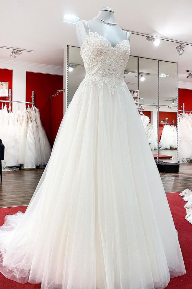 Glamorous Long Sweetheart Spaghetti-Straps Wedding Dress with Tulle Lace