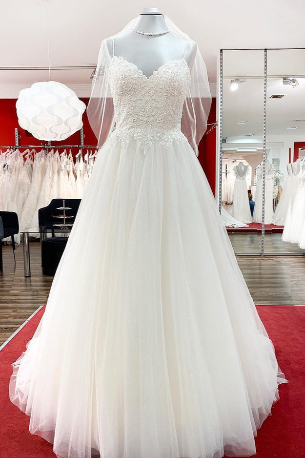 Glamorous Long Sweetheart Spaghetti-Straps Wedding Dress with Tulle Lace