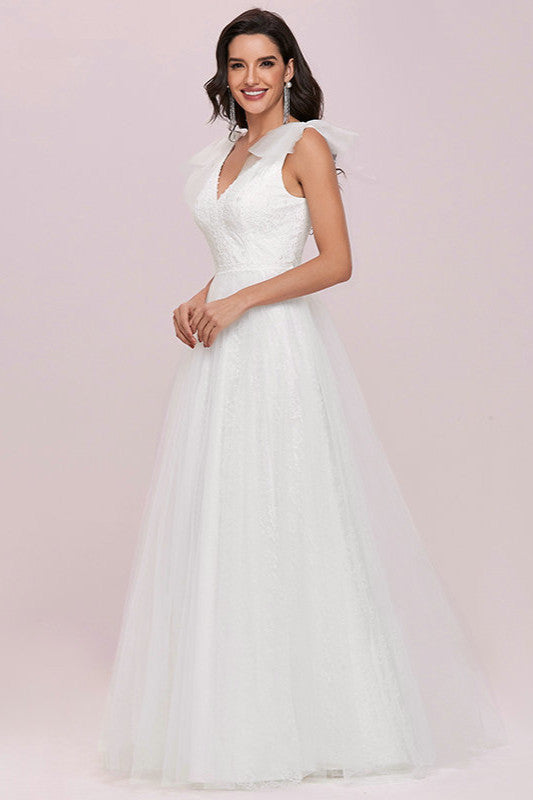 Gorgeous V-Neck Sleeveless Lace Wedding Dress