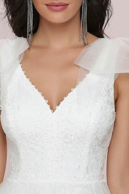 Gorgeous V-Neck Sleeveless Lace Wedding Dress
