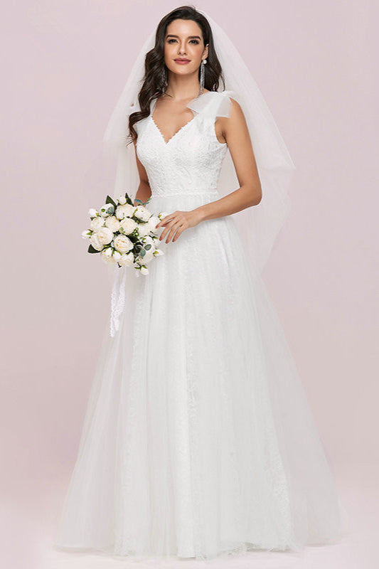 Gorgeous V-Neck Sleeveless Lace Wedding Dress